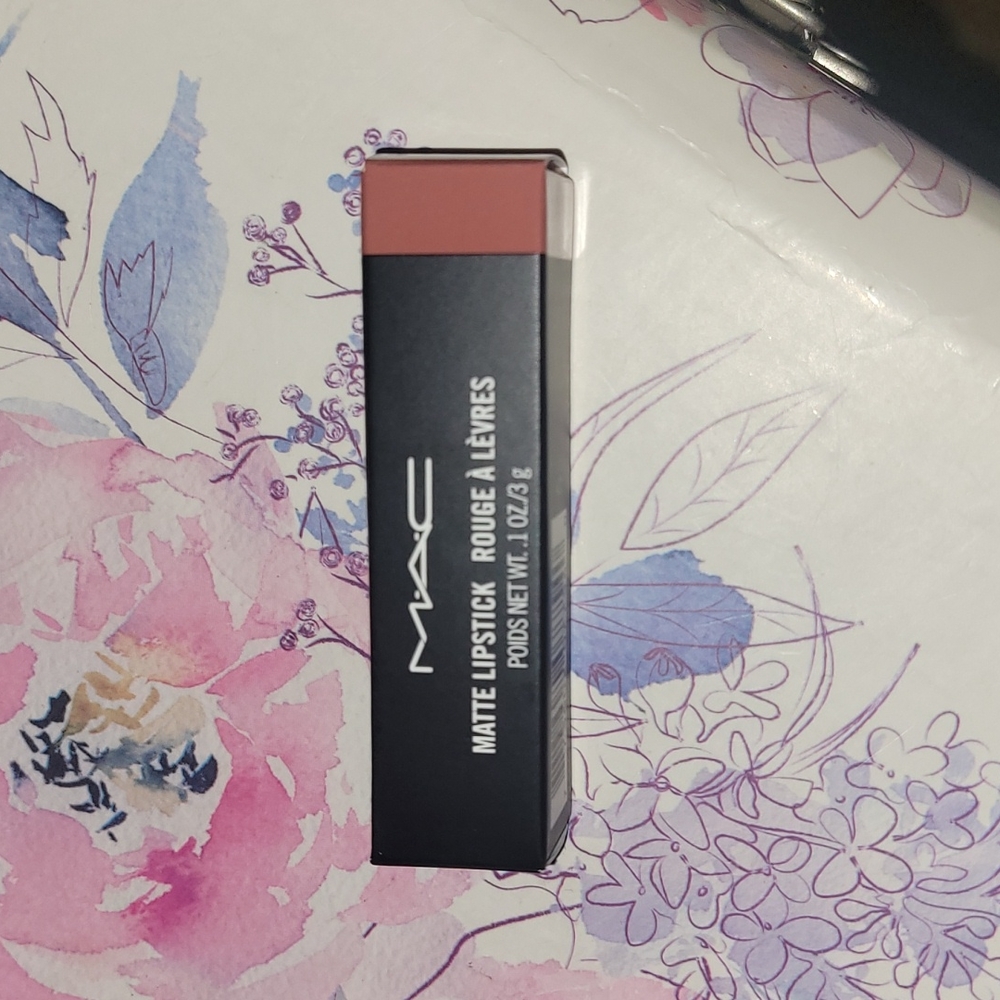 MAC Lipstick matte shade velvet teddy